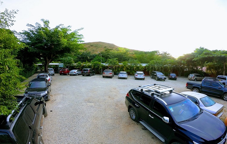Amplio Parqueo